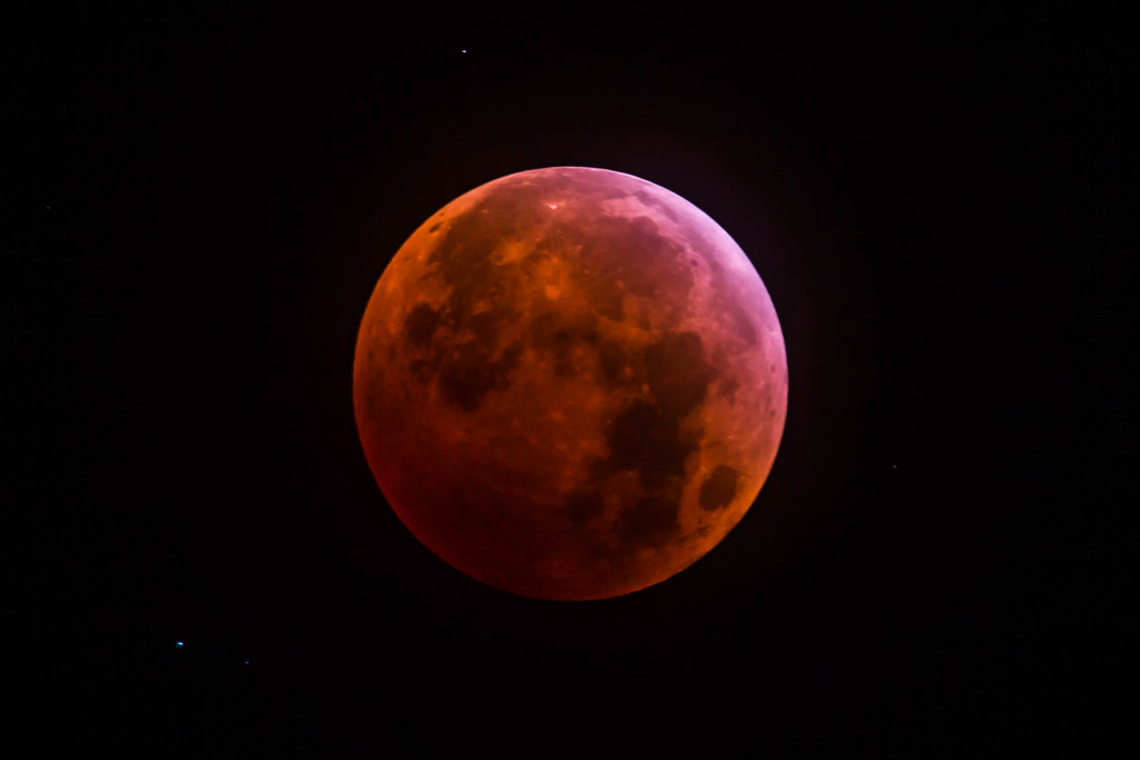 When to Watch This Weekends Minimal Penumbral Lunar Eclipse & 2 “Meteorocre” Shooting Star Displays