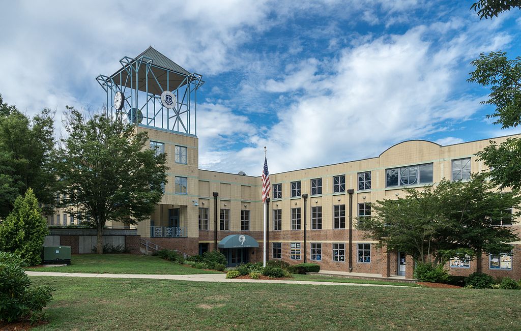 University of Rhode Island seeking to insult an entire generation as well as a World War II veteran with strong ties to the university in the name of political correctness by destroying a mural he produced almost 70 years ago